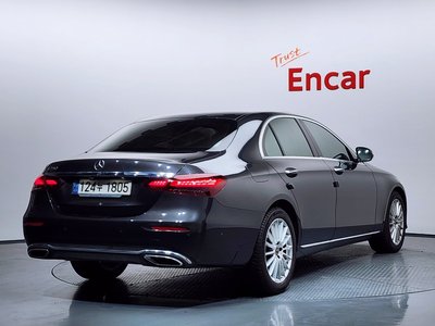 MERCEDES-BENZ E-CLASS - 3