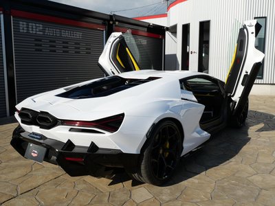 2026 Lamborghini REVUELTO photo 7