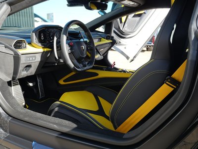 صورة مصغرة 39 لـ 2026 Lamborghini REVUELTO