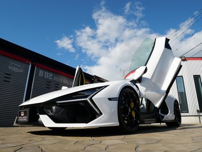 2026 Lamborghini REVUELTO photo 3