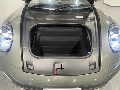 2021 Porsche 911 — миниатюра 18