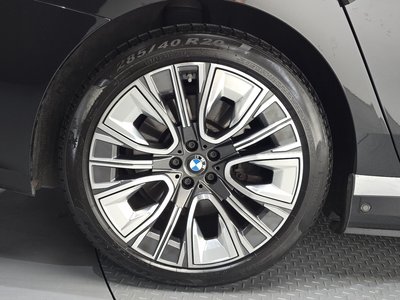 BMW I7 - 6