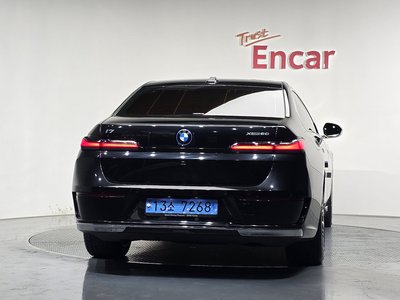 BMW I7 - 4