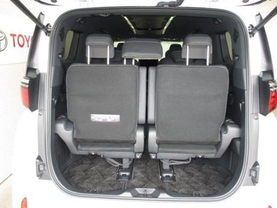 2023 Toyota ALPHARD thumbnail 12