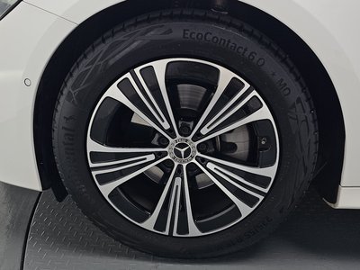 MERCEDES-BENZ E-CLASS - 8
