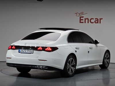 MERCEDES-BENZ E-CLASS - 3