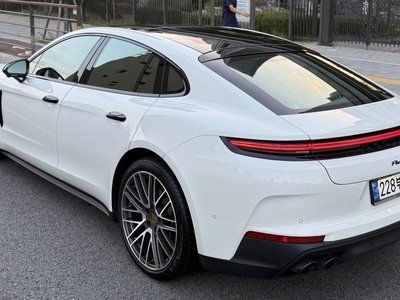PORSCHE PANAMERA - 6
