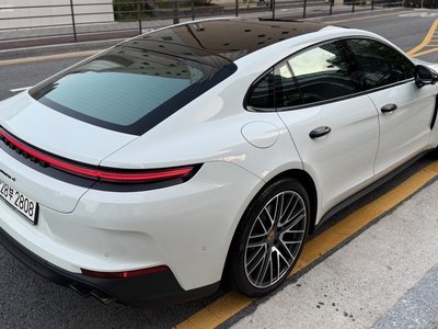 PORSCHE PANAMERA - 3