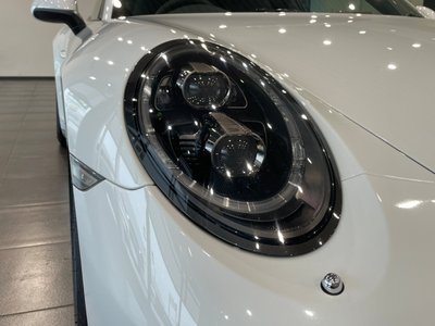 PORSCHE 911 - 8