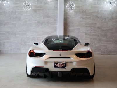 FERRARI 488 - 8