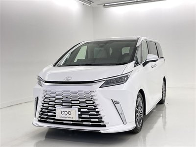 2024 Lexus LM photo 1