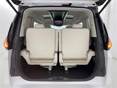 2024 Lexus LM — миниатюра 14