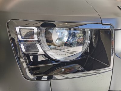 LAND ROVER DEFENDER - 8