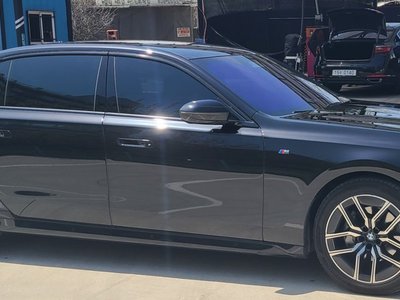 BMW 7 SERIES - 2