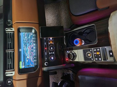 2017 LAND Rover RANGE ROVER photo 9