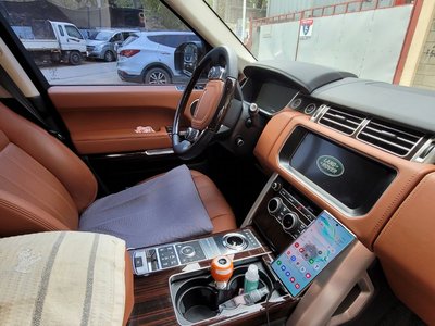 2017 LAND Rover RANGE ROVER photo 6