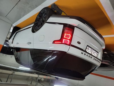 2017 LAND Rover RANGE ROVER photo 10