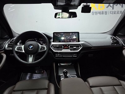 صورة 10 لـ 2025 BMW X4