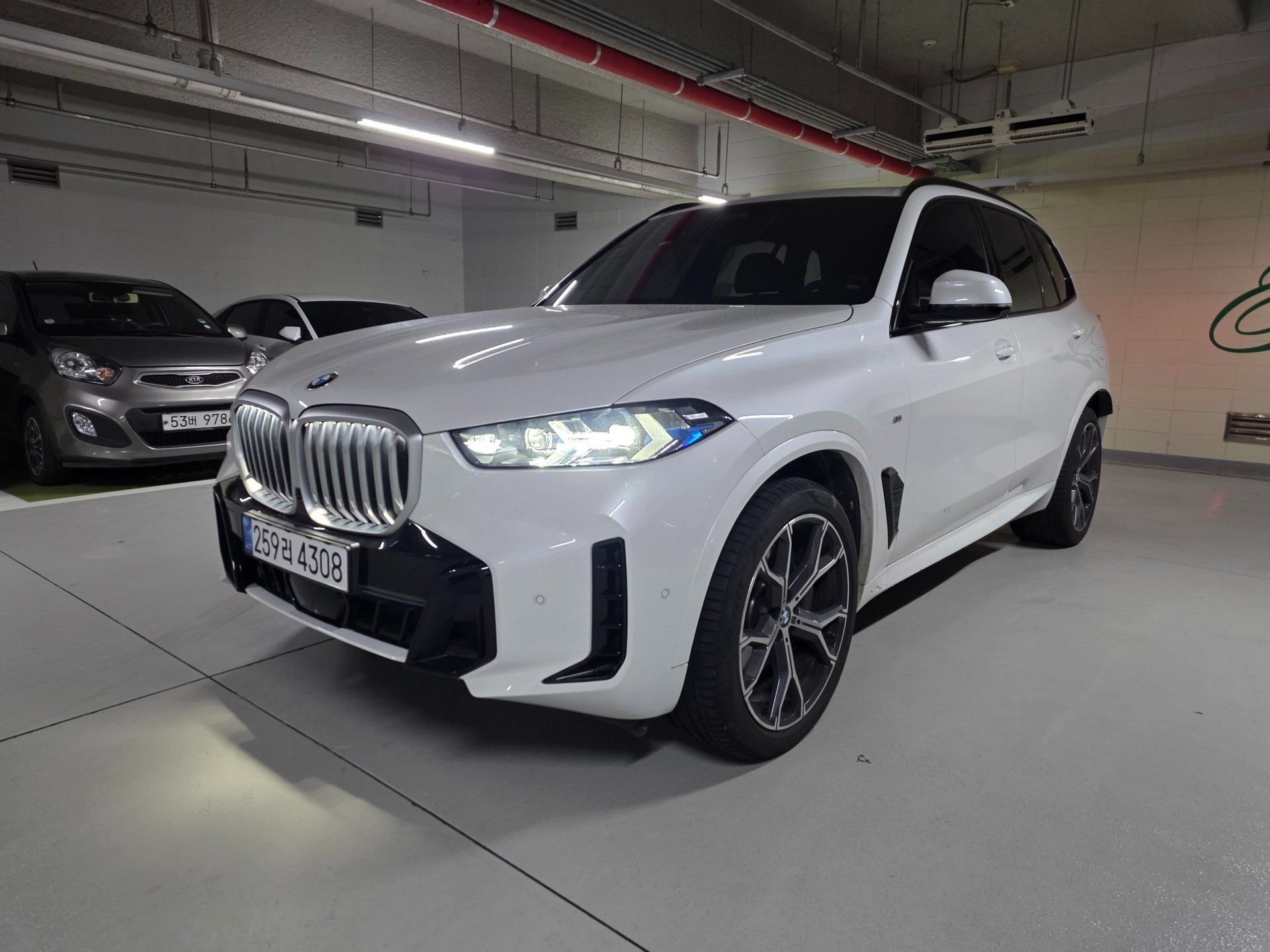 BMW X5 - View 1