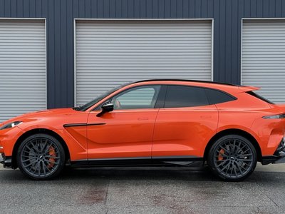2025 Aston Martin DBX — фото 16