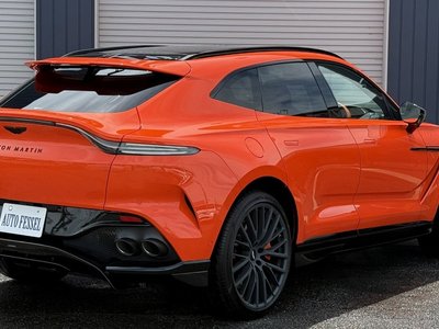 2025 Aston Martin DBX — фото 14