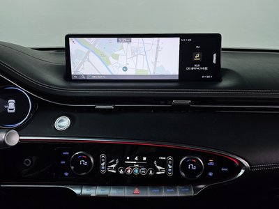 2022 Genesis ELECTRIFIED GV70 thumbnail 18