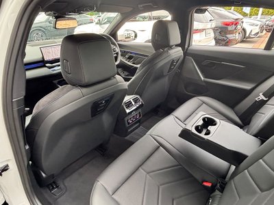 2025 BMW 5 SERIES 缩略图 38