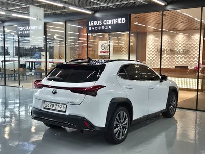 LEXUS UX - 5