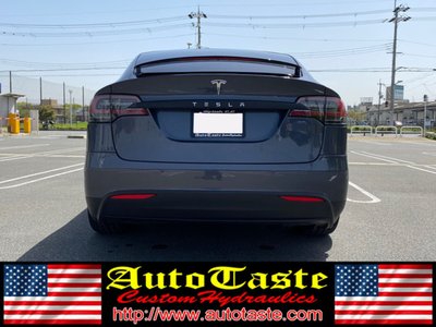 TESLA MODEL X - 2