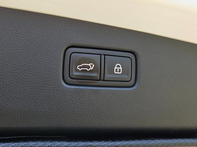2021 Genesis GV70 — миниатюра 19