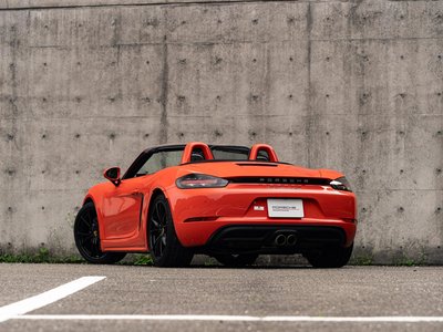 2017 Porsche 718 thumbnail 57