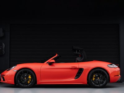 2017 Porsche 718 thumbnail 15