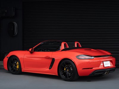 2017 Porsche 718 photo 8