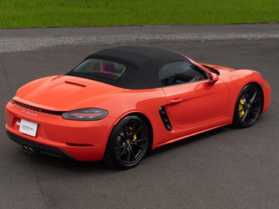 2017 Porsche 718 thumbnail 23