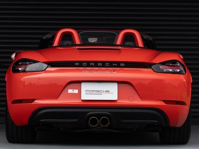 2017 Porsche 718 thumbnail 12