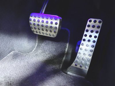 MERCEDES-BENZ E-CLASS - 9