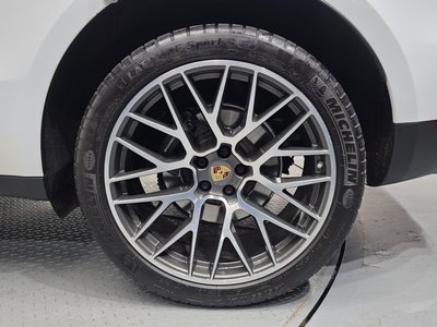 PORSCHE MACAN - 8