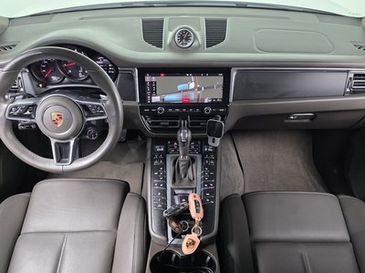 PORSCHE MACAN - 5