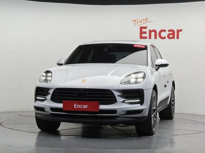 PORSCHE MACAN - 3