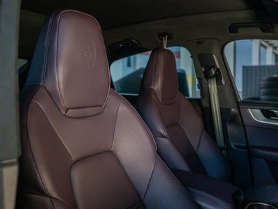 2025 Porsche CAYENNE — миниатюра 14