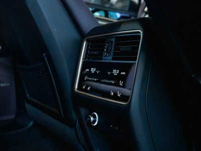 2025 Porsche CAYENNE — миниатюра 17