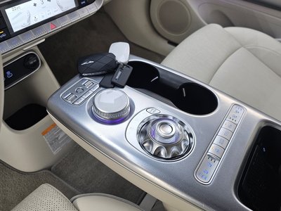 2022 Genesis GV60 — миниатюра 12