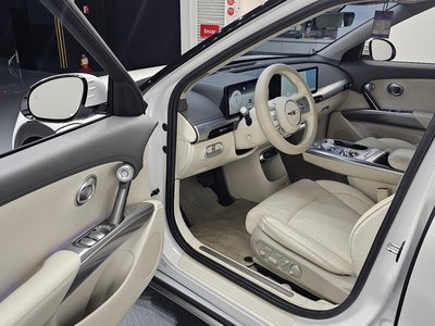 2022 Genesis GV60 — миниатюра 13