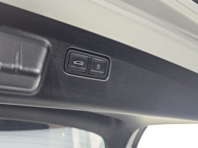 2022 Genesis GV60 — миниатюра 26