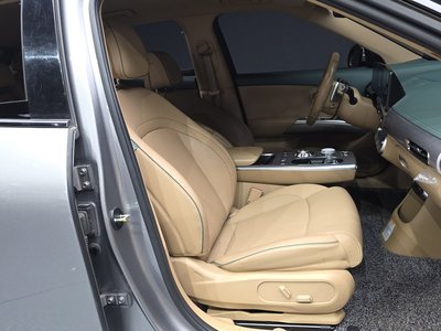 2022 Genesis GV60 thumbnail 11