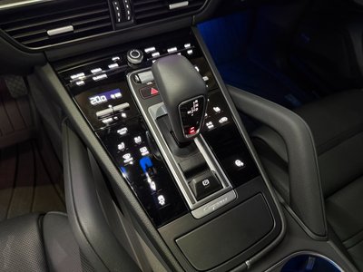 PORSCHE CAYENNE - 9
