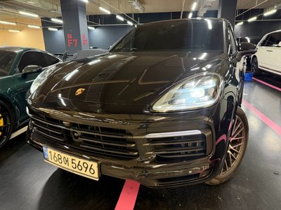 PORSCHE CAYENNE - 1