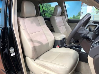 TOYOTA LAND CRUISER PRADO - 9