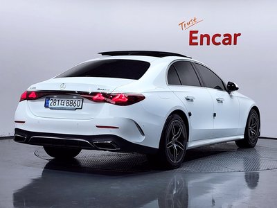 MERCEDES-BENZ E-CLASS - 4