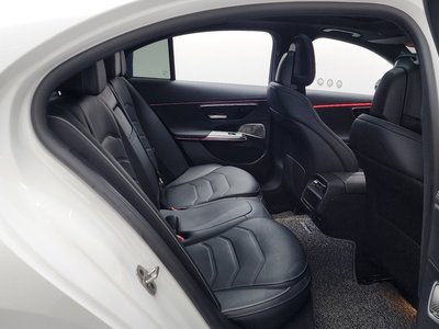 صورة مصغرة 11 لـ 2024 Mercedes-BENZ E-CLASS